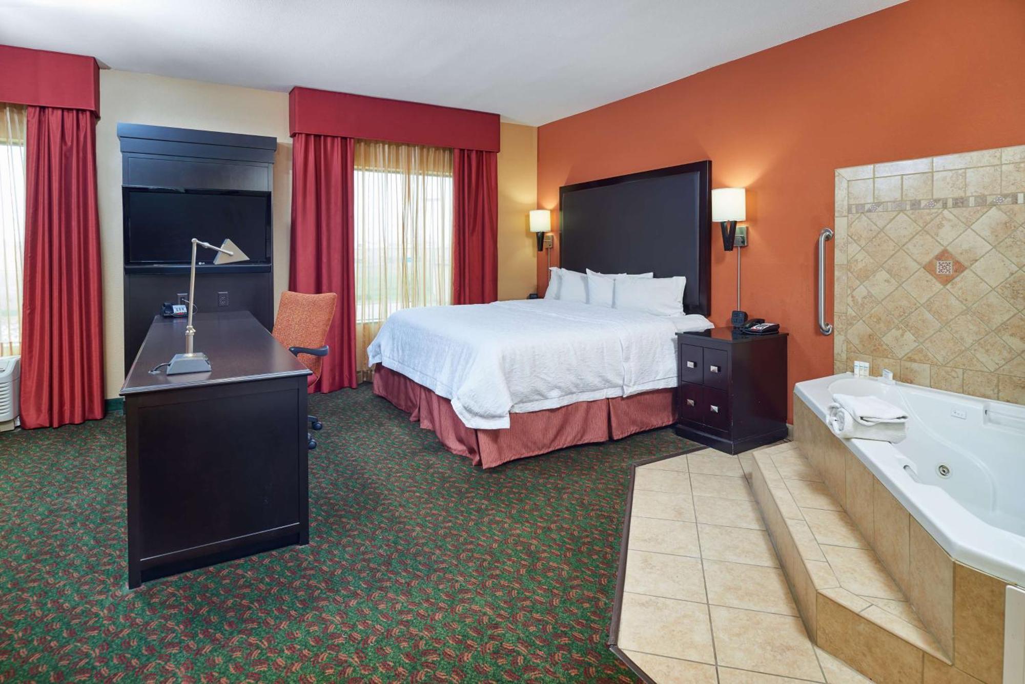 Hampton & Waco-south Hotel
