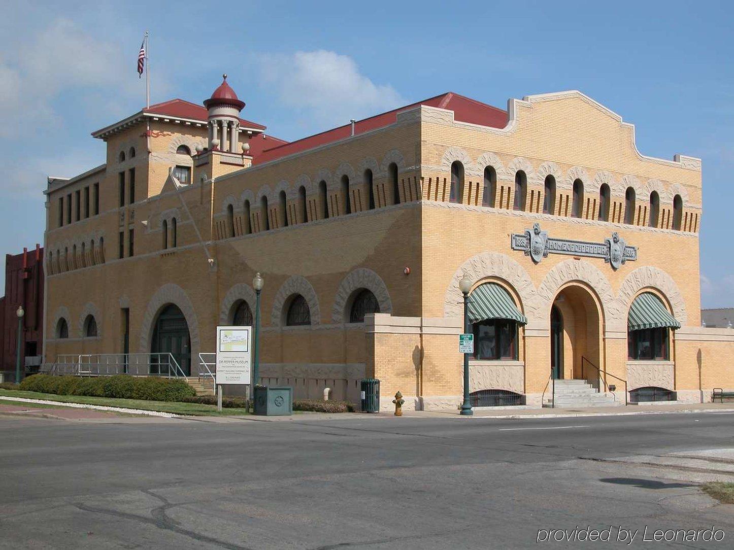 Hampton & Waco-south Hotel 3*